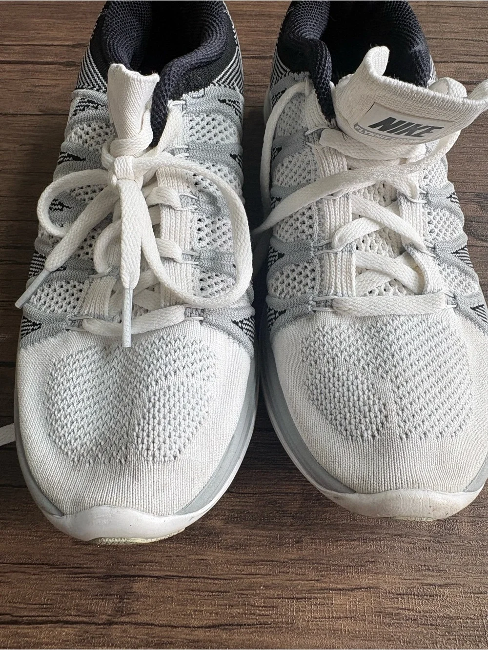Nike Women’s White and Black Flyknit Sneakers - Picture 7 of 7